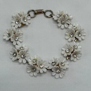 7" Plastic White‎ Flower Bracelet Rhinestone Center Gold Tone Vintage